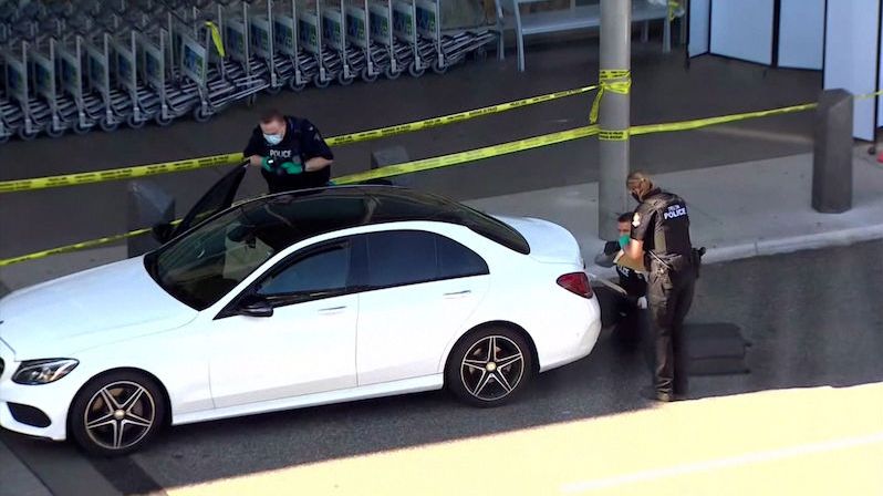 Gangsterská přestřelka na vancouverském letišti má jednu oběť